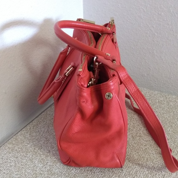 Tory Burch Amanda Soft Leather Bag. - Picture 4 of 8